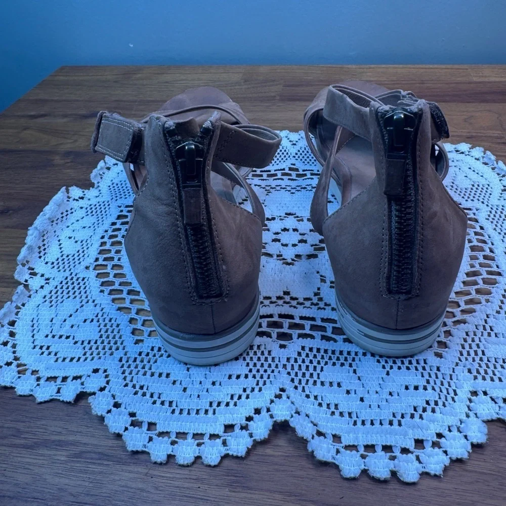 Eileen Fisher step out